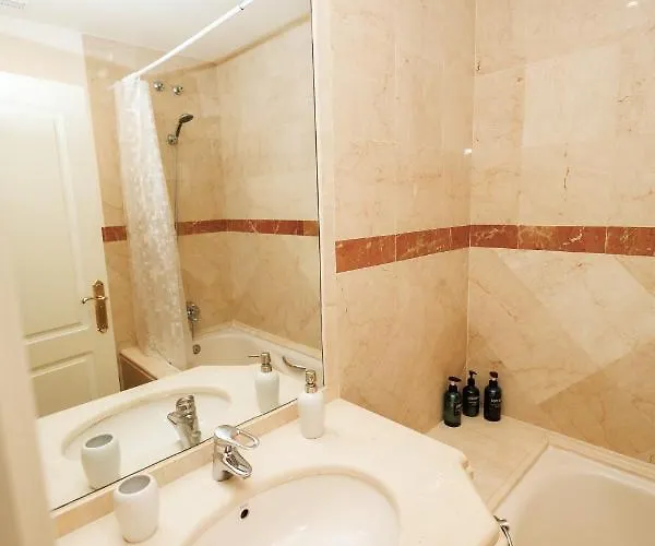 Two-room In Elviria Near The With Parking Apartamento