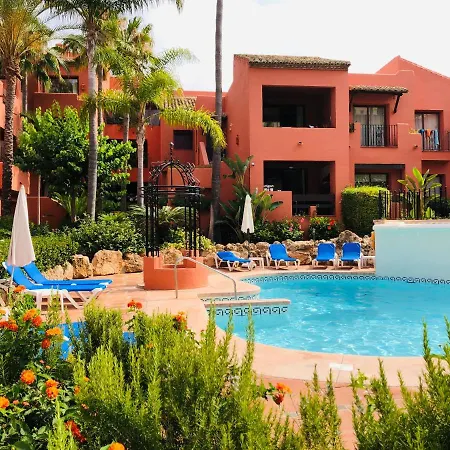 Two-room In Elviria Near The With Parking 公寓 马尔韦利亚