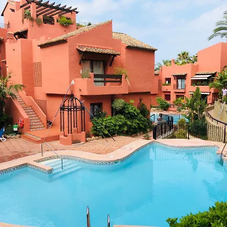 Two-room In Elviria Near The With Parking * 马尔韦利亚